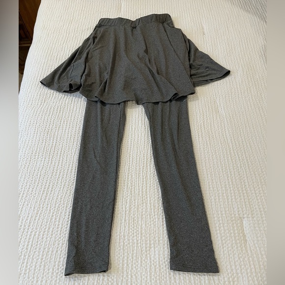 NWT Junie women’s grey skirt with built in leggings size small - Picture 1 of 3